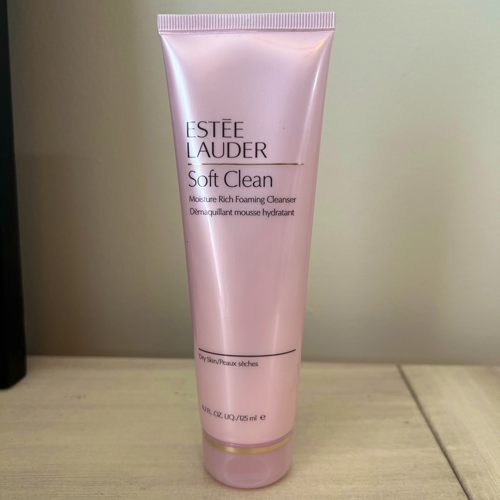 Estée Lauder Soft Clean Cleanser (brand new, sealed)